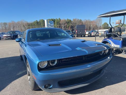 Used 2020 Dodge Challenger SXT w/ Blacktop Package image 21