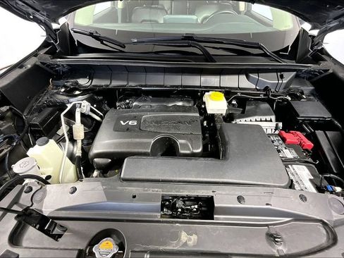 Used 2022 Nissan Pathfinder SL AWD/4WD image 9