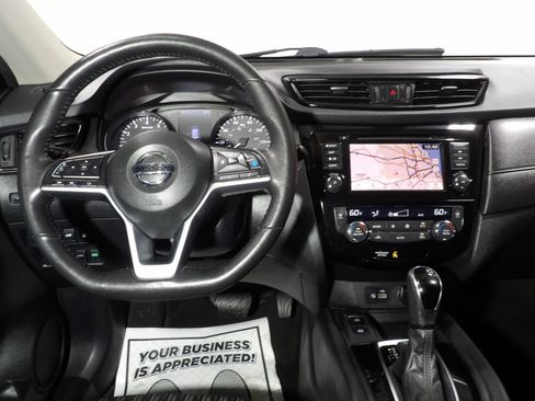 Used 2019 Nissan Rogue SV w/ Premium Package image 13