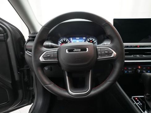 Used 2022 Jeep Compass Trailhawk w/ Trailhawk Convenience Group image 4