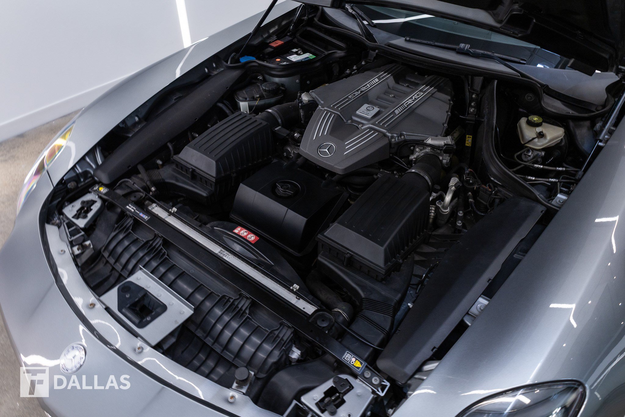Used 2012 Mercedes-Benz SLS AMG Coupe image 4