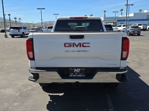 New 2026 GMC Sierra 1500 SLE image 13