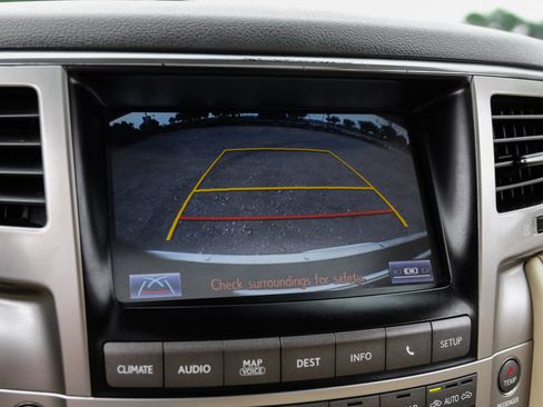 Used 2013 Lexus LX 570 4WD w/ Luxury Pkg image 27