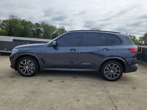 Used 2022 BMW X5 xDrive40i w/ M Sport Package image 2