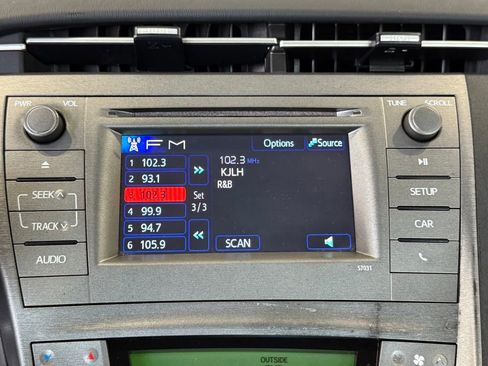 Used 2015 Toyota Prius Two image 25