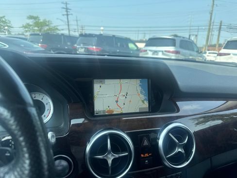 Used 2015 Mercedes-Benz GLK 350 4MATIC image 9