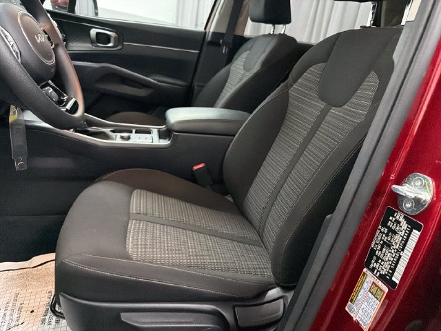 Certified 2023 Kia Sorento LX AWD/4WD image 11