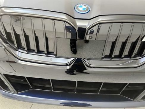 Used 2024 BMW i5 eDrive40i w/ M Sport Package RWD image 23
