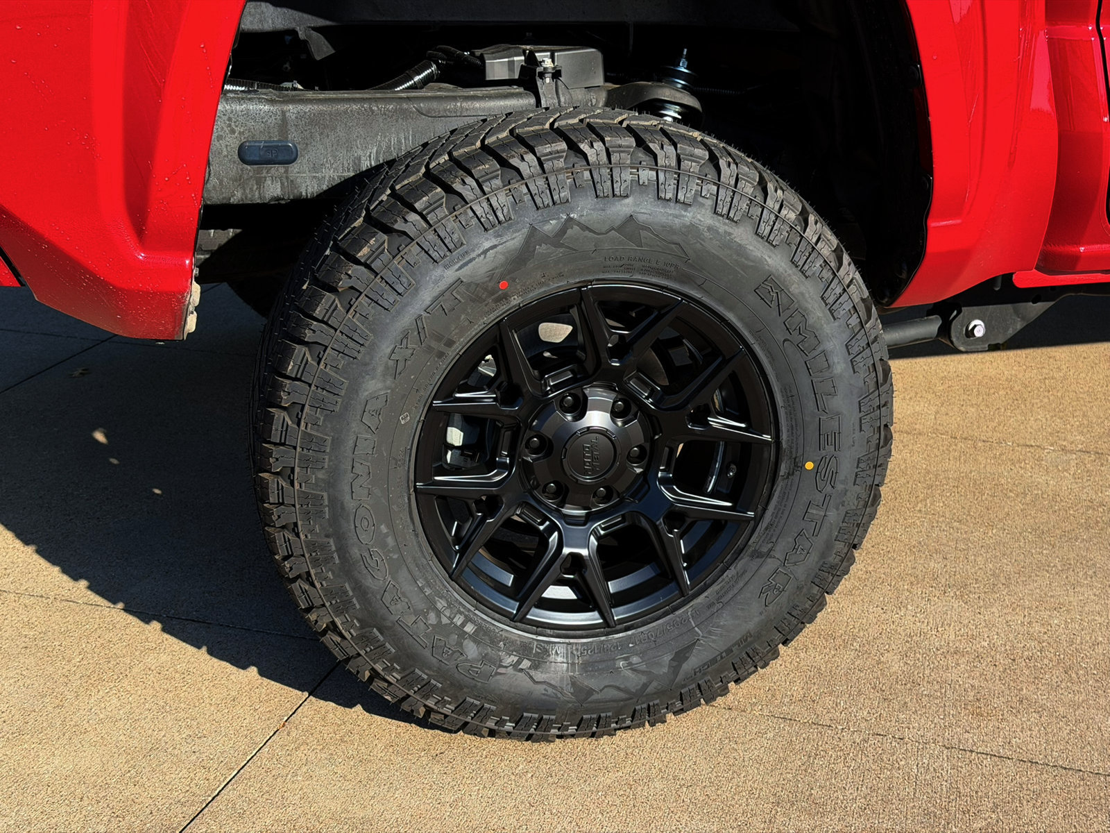 Used 2024 Toyota Tacoma SR5 AWD/4WD image 8