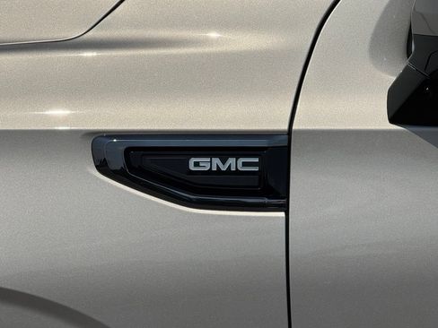 Used 2024 GMC Yukon Denali Ultimate AWD/4WD image 46