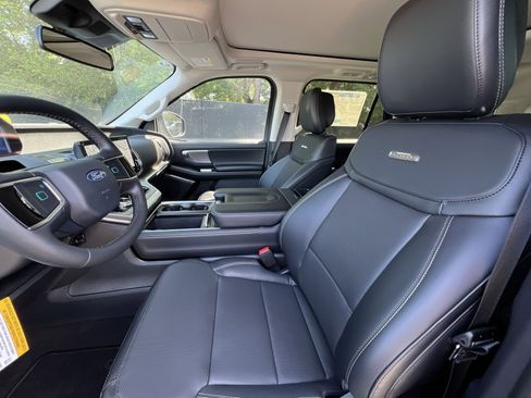 New 2026 Ford Expedition Platinum w/ Driver's Package AWD/4WD image 13