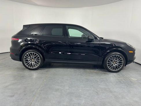 Certified 2021 Porsche Cayenne AWD/4WD image 8