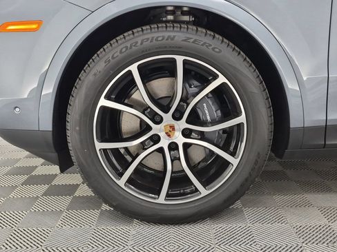 New 2026 Porsche Cayenne Coupe AWD/4WD image 10