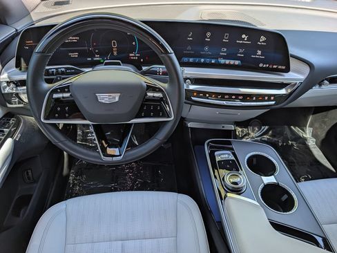 Used 2024 Cadillac Lyriq Sport AWD/4WD image 18