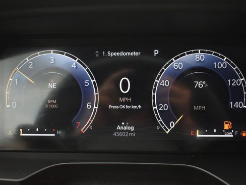 Used 2024 Jeep Grand Cherokee L Laredo AWD/4WD image 32