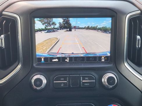 Used 2022 GMC Sierra 2500 AT4 w/ Gooseneck/5TH Wheel Package AWD/4WD image 18