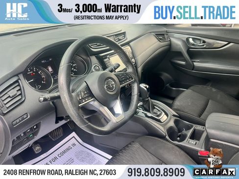 Used 2020 Nissan Rogue SV FWD image 13