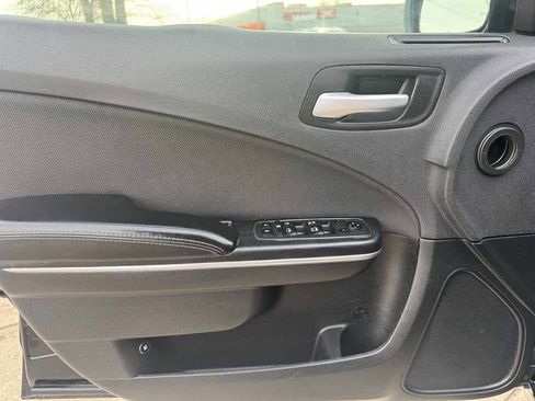 Used 2017 Dodge Charger SE image 14