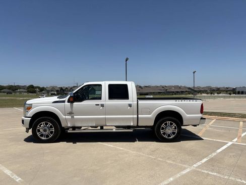 Used 2016 Ford F250 Platinum w/ FX4 Off-Road Package AWD/4WD image 2