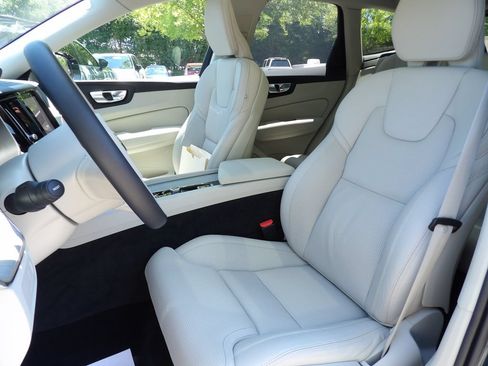 Certified 2025 Volvo XC60 T8 Ultra w/ Protection Package Premier AWD/4WD image 11