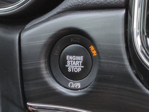 Certified 2022 Jeep Grand Cherokee Limited w/ Trailer Tow Group IV AWD/4WD image 27