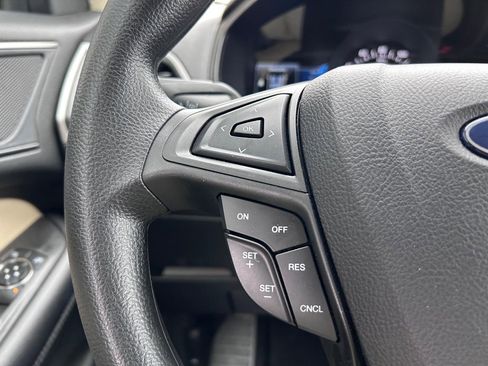 Used 2024 Ford Edge SE image 13