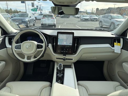 New 2026 Volvo XC60 B5 Ultra w/ Climate Package image 10