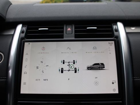 Certified 2024 Land Rover Discovery Dynamic SE image 16