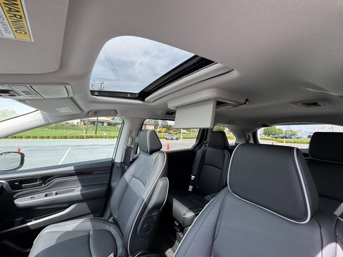 New 2026 Honda Odyssey Touring image 25