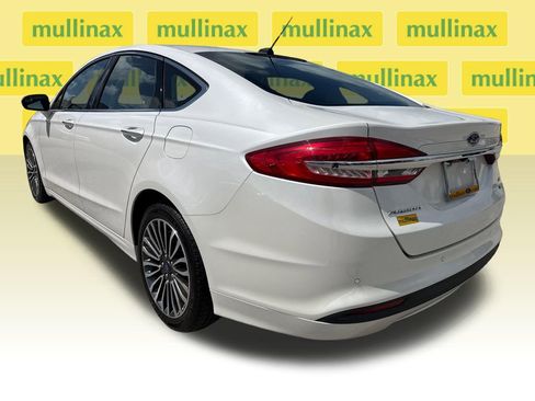 Used 2018 Ford Fusion SE w/ Fusion SE Technology Package image 8