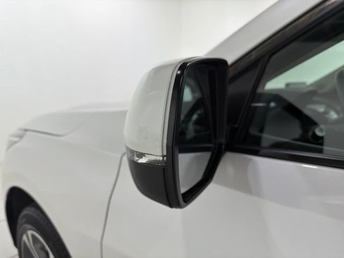 Certified 2025 Acura RDX SH-AWD w/ Technology Package image 9