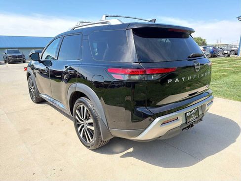 Used 2023 Nissan Pathfinder Platinum AWD/4WD image 4