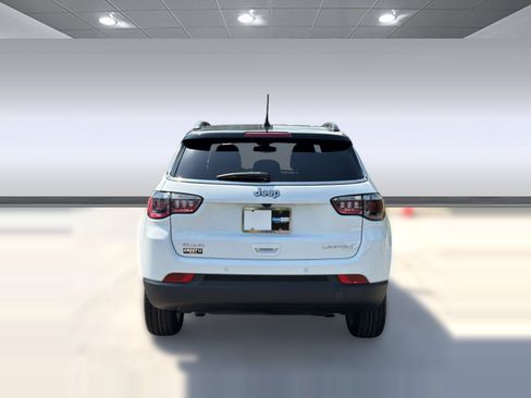 Used 2025 Jeep Compass Limited AWD/4WD image 9