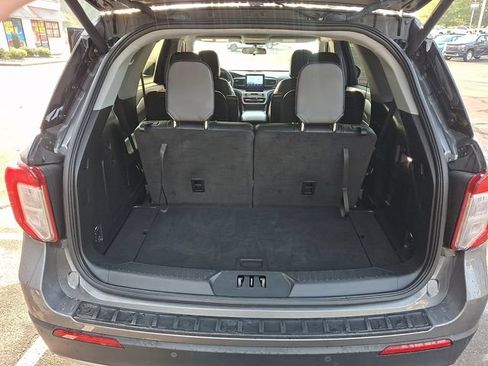Used 2023 Ford Explorer XLT w/ Equipment Group 202A AWD/4WD image 29