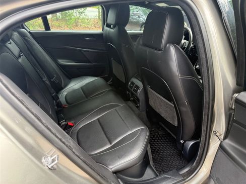 Used 2019 Jaguar XE S RWD image 20
