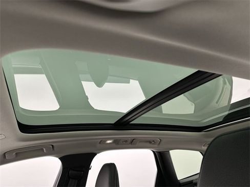 Certified 2025 Volvo XC60 B5 Plus image 22