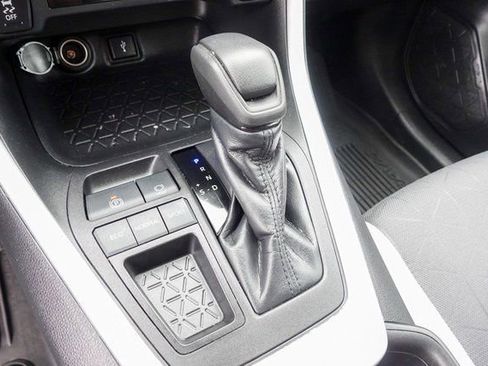 Used 2022 Toyota RAV4 XLE image 21