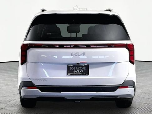 New 2026 Kia Carnival EX FWD image 5
