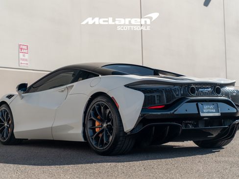 Used 2023 McLaren Artura image 5