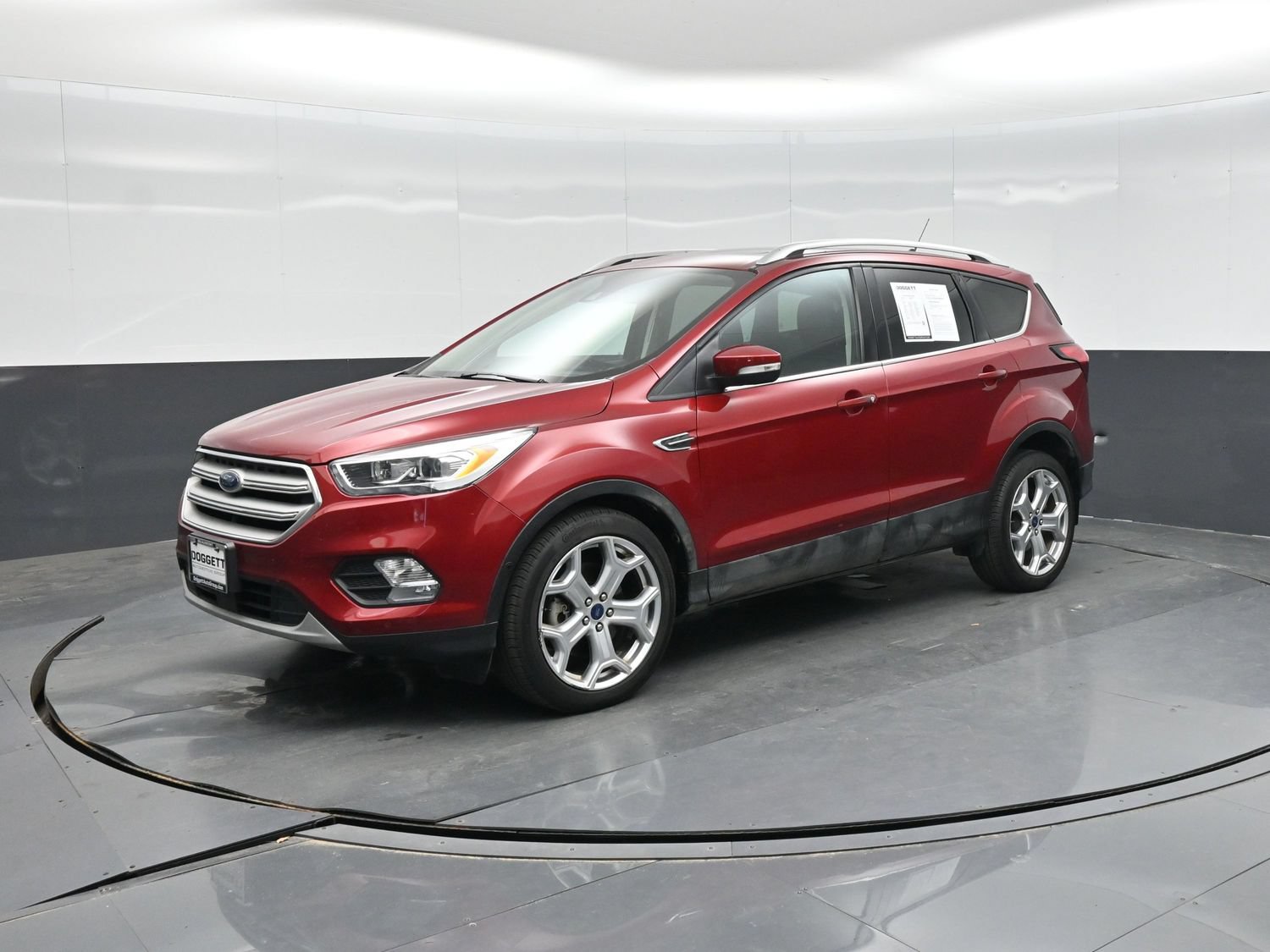 Certified 2019 Ford Escape Titanium FWD image 1