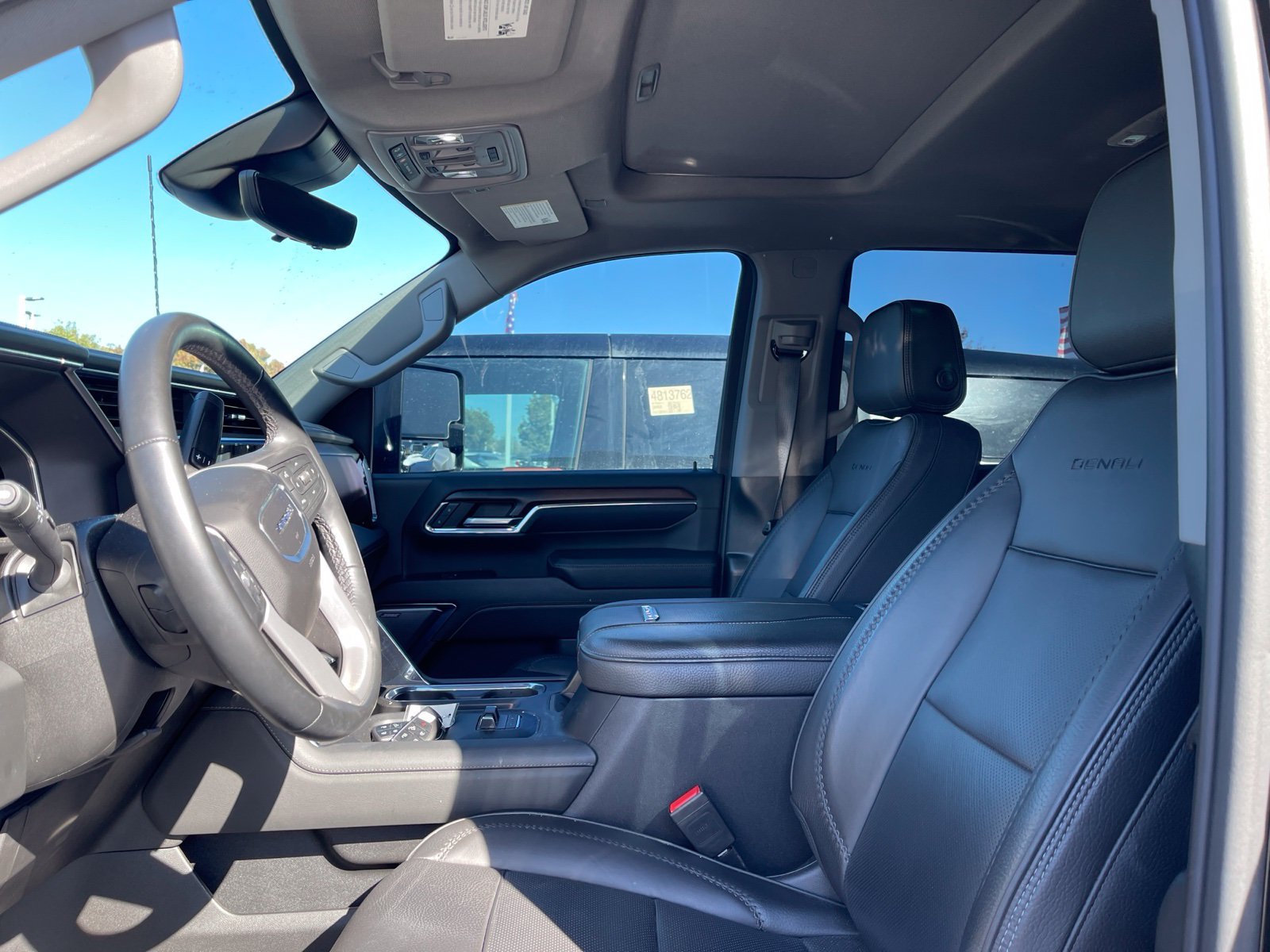 Used 2024 GMC Sierra 2500 Denali w/ Denali Reserve Package AWD/4WD image 5