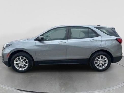 Used 2023 Chevrolet Equinox LS AWD/4WD image 4