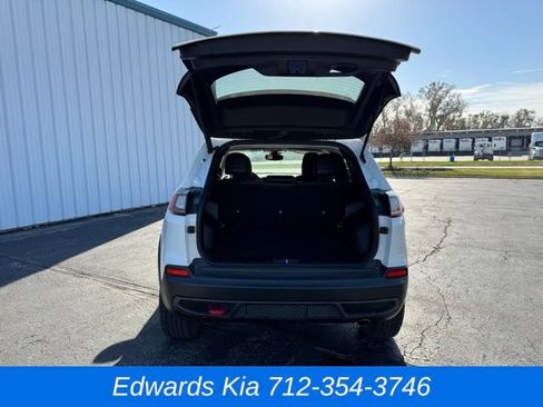 Used 2022 Jeep Cherokee Trailhawk w/ Technology Group B image 11