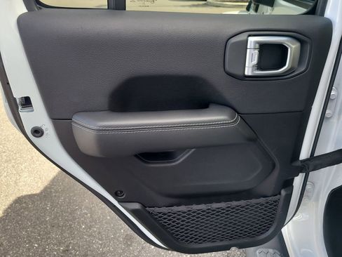 Used 2021 Jeep Wrangler Unlimited Sahara w/ Cold Weather Group image 10