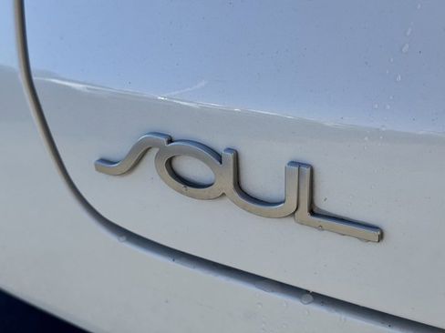 Certified 2022 Kia Soul S image 12