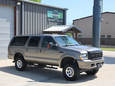 Used 2004 Ford Excursion Limited AWD/4WD image 16