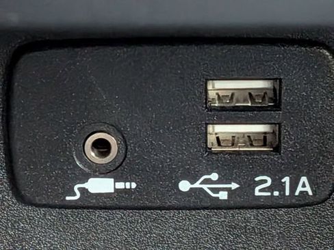 Used 2023 Subaru Forester Premium image 25