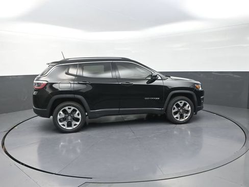 Used 2018 Jeep Compass Limited w/ Navigation Group AWD/4WD image 14