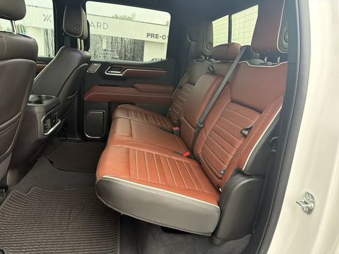 Used 2025 GMC Sierra 1500 Denali Ultimate AWD/4WD image 12