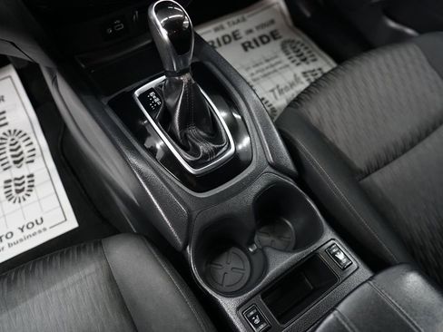 Used 2018 Nissan Rogue AWD image 32